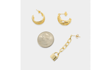 Load image into Gallery viewer, Wavy Chain Earrings
