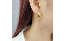 Load image into Gallery viewer, Wavy Chain Earrings
